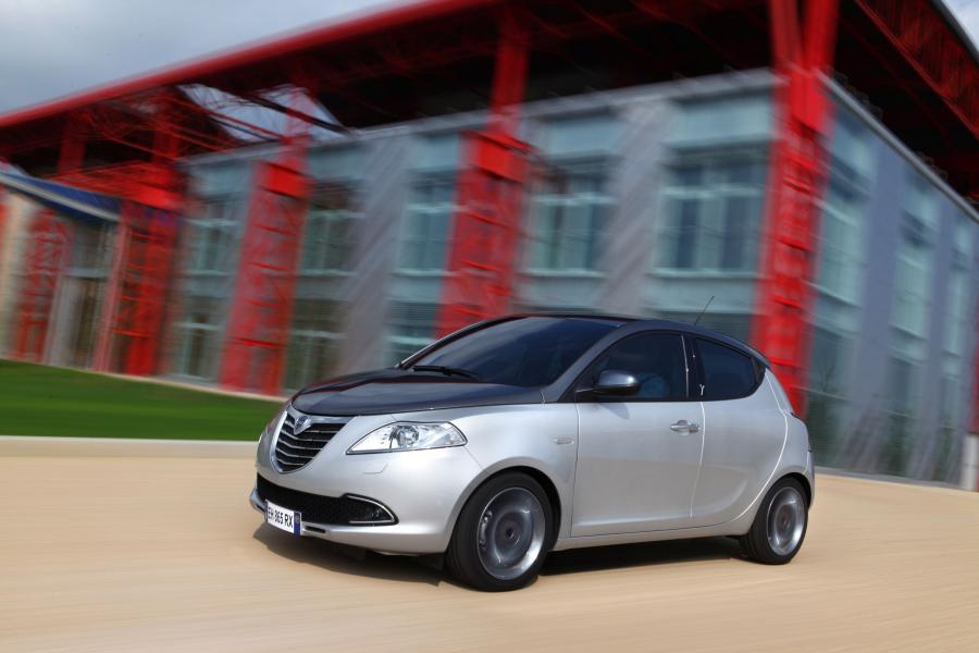  Lancia Ypsilon 2011 года  (фото 10 из 96)